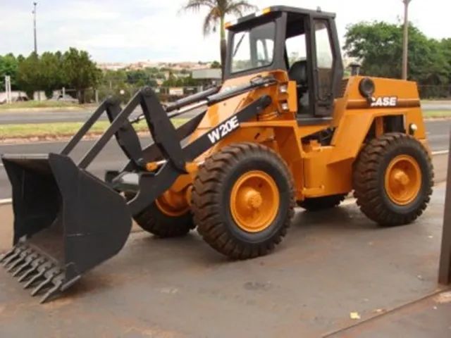 PA CARREGADEIRA CASE W20E ANO 2013  (REPASSA PARCELAS)