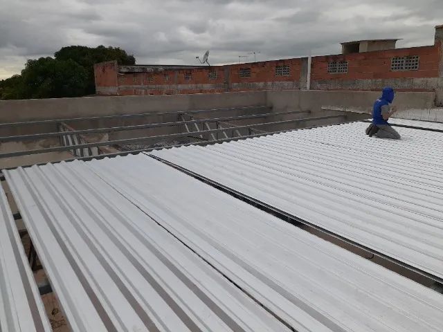 Calha Resolvemos Vazamentos Reparo em Telhado - Foto 4