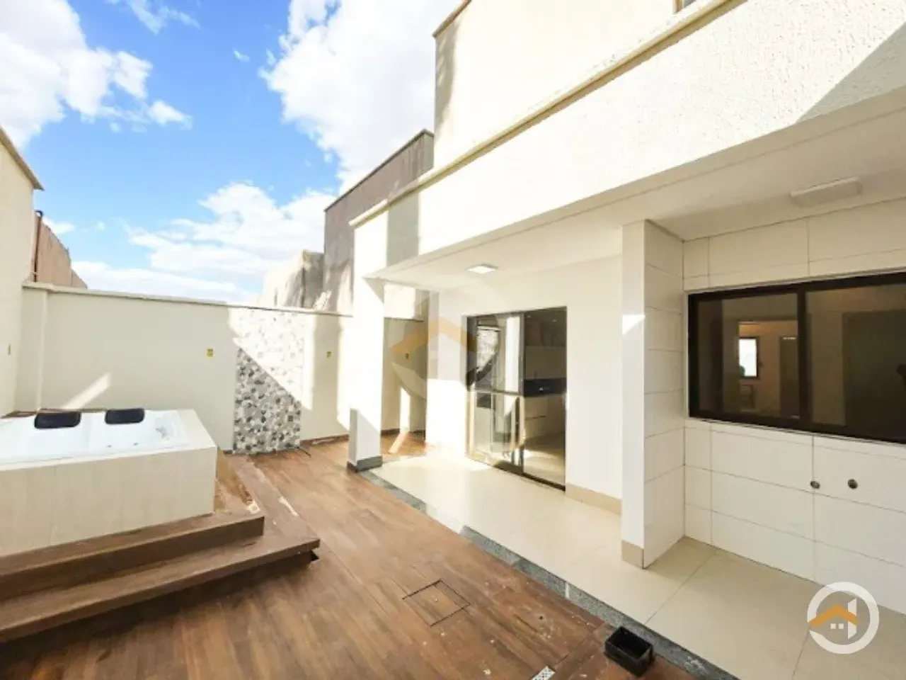 Sobrado Em Condomínio A Venda - 3 Quartos Suítes - 143m² - Bairro Cardoso Ap. De Goiânia