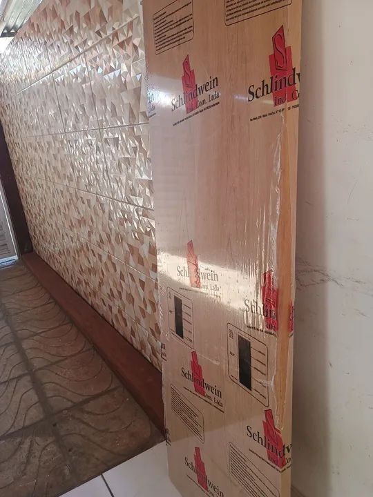 Porta pra banheiro tamanho 60 por 210 nova  - Foto 4
