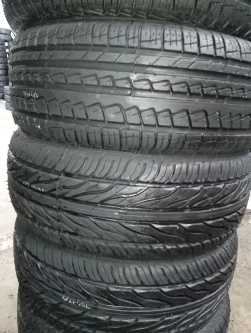 Pneus em oferta aro 17 225/50 por 280,00 á vista