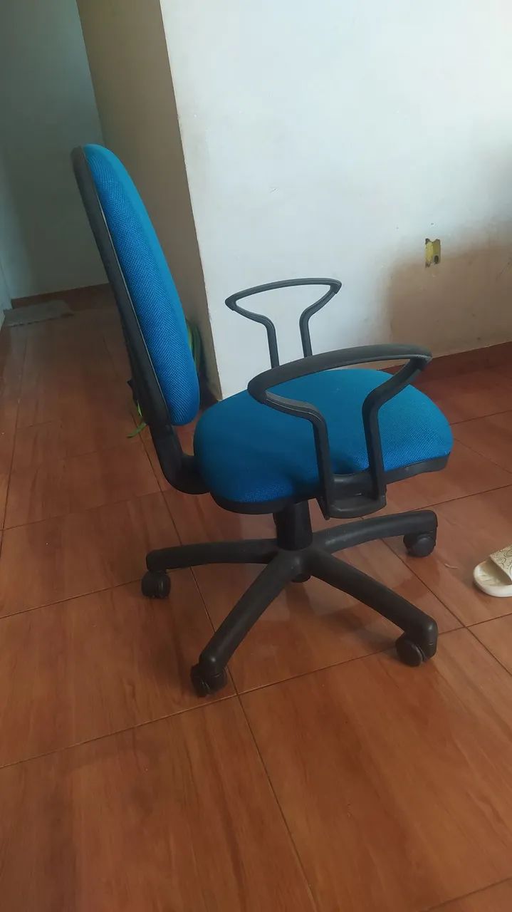Cadeira de Escritório Ergonômica Azul 100reais - Foto 3