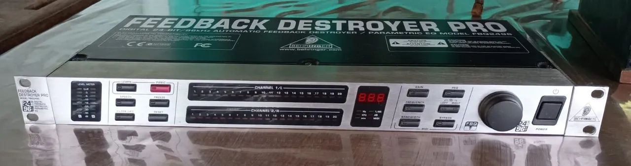Feedback Destroyer Behringer FBQ2496
