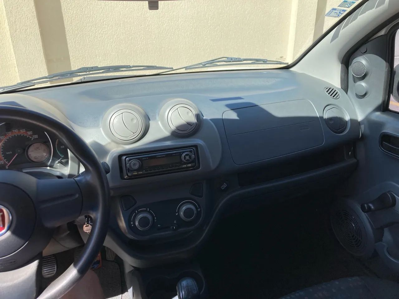 Fiat uno vivace 2014