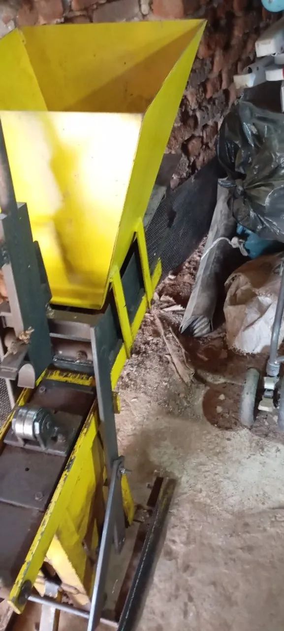 Máquina Manual de Tijolo Ecológico 64175984282499122
