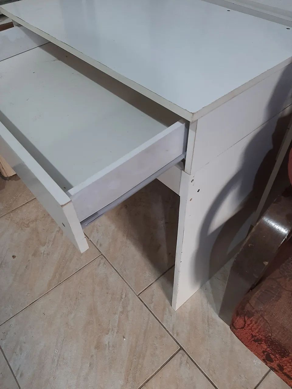 White desk with drawer63825050721027120