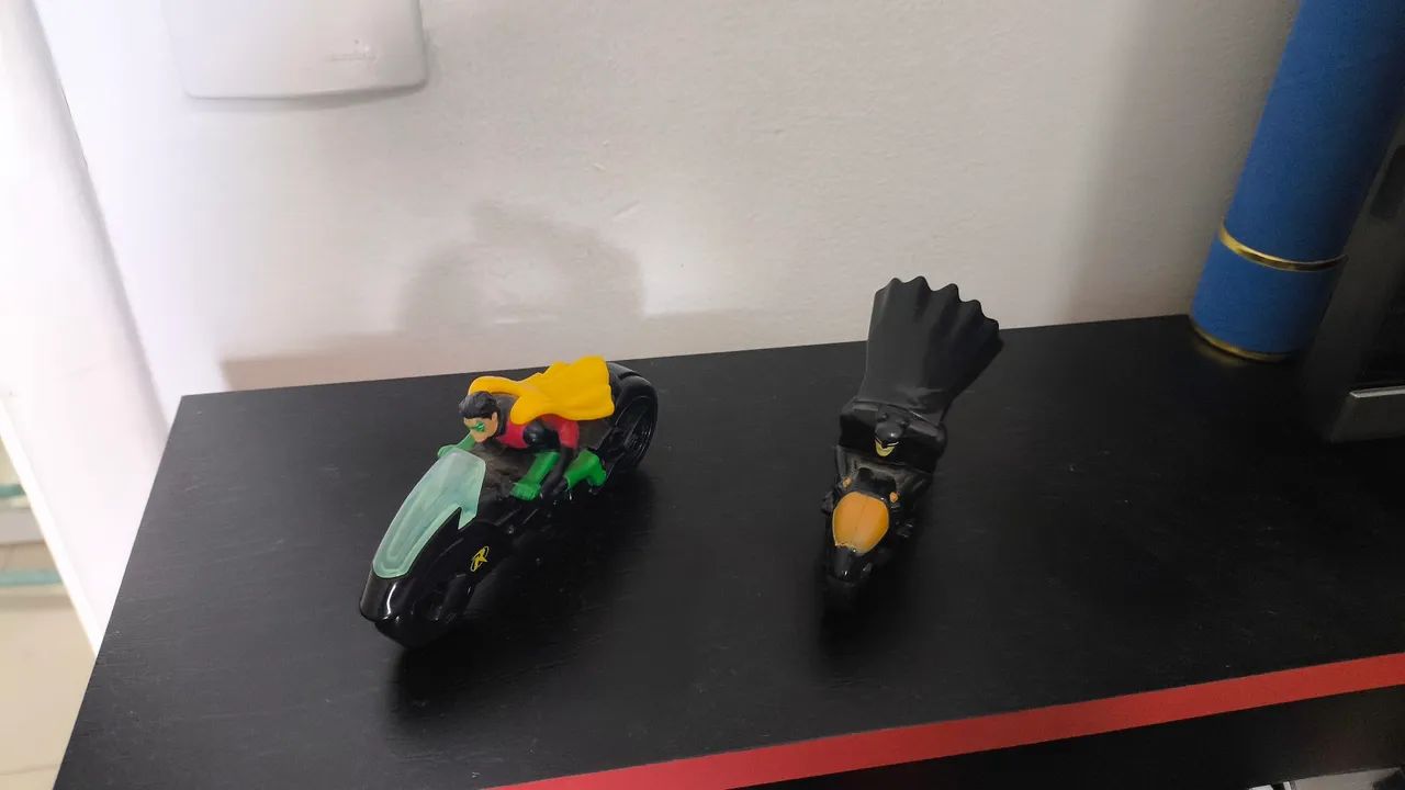 Miniaturas moto de Batman e Robin - Foto 2
