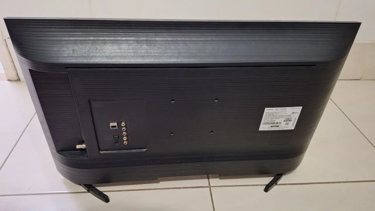 TV Samsung 32 polegadas com tela quebrada para conserto ou retirada de peças. - Foto 3
