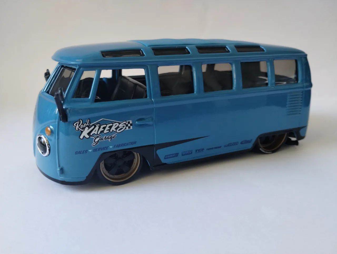 Miniatura vw Kombi 1/25 Maisto tuning