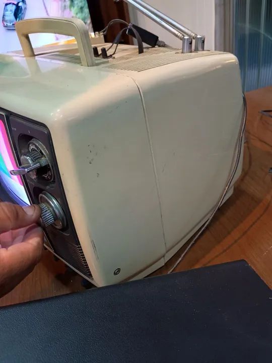 TV Semp 10 " IC IN LINE GUN SYSTEN funcionando  - Foto 4