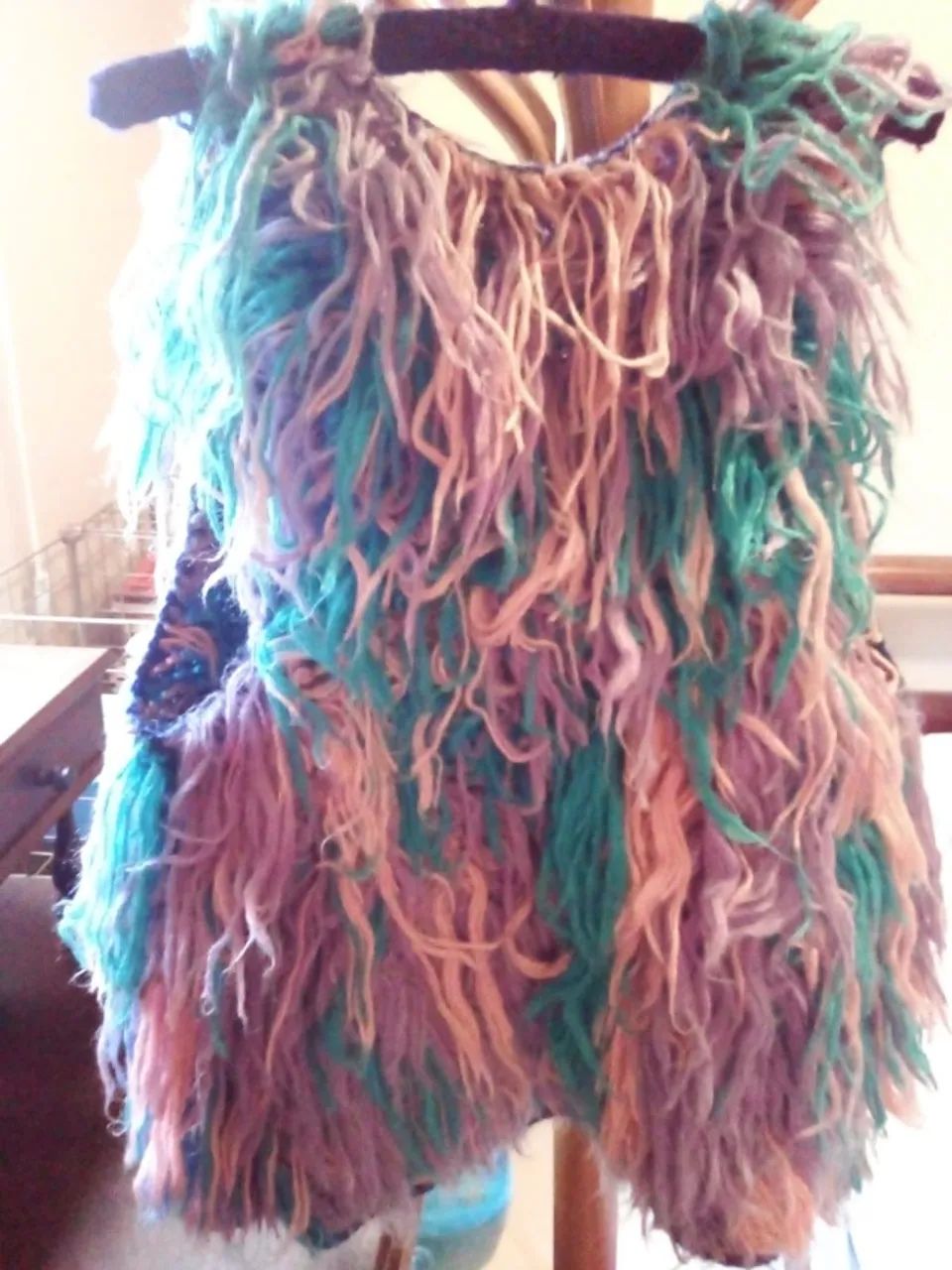 colete de lã hippie feito à mão - Foto 2