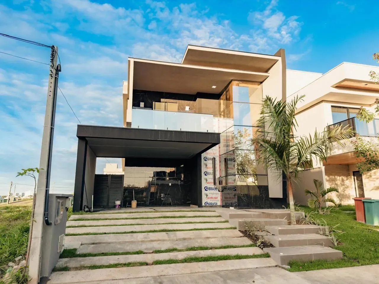Casa para locação com 5 quartos na Cidade Alpha - Eusébio - CE