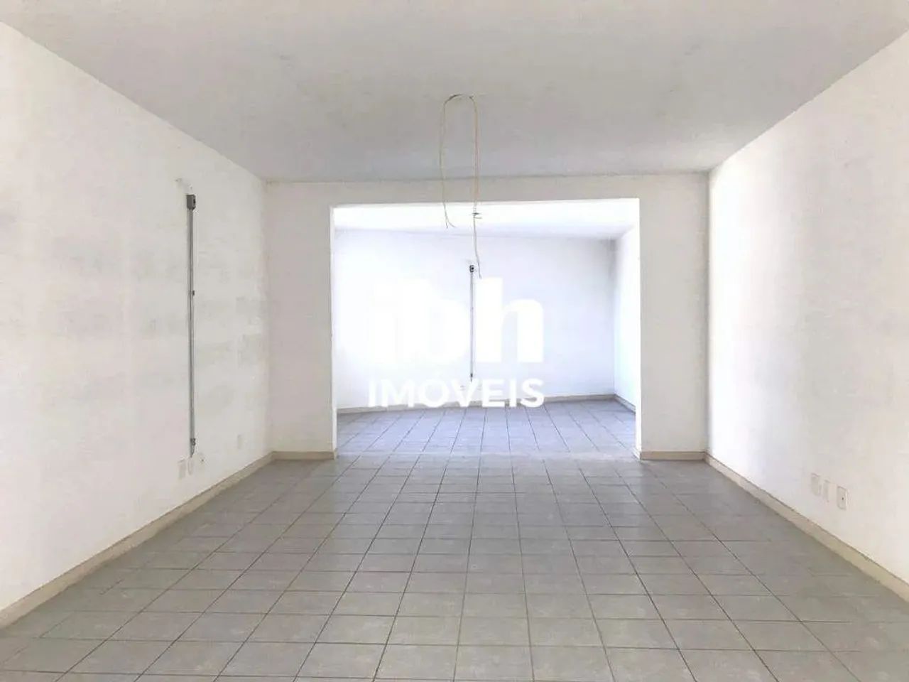 Andar corrido, com 06 salas e 04 banheiros próximo ao aeroporto da Pampulha