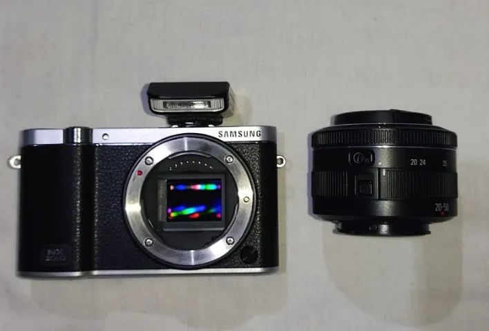 Câmera Mirrorless Samsung NX3000 - Excelente Estado! - Foto 4
