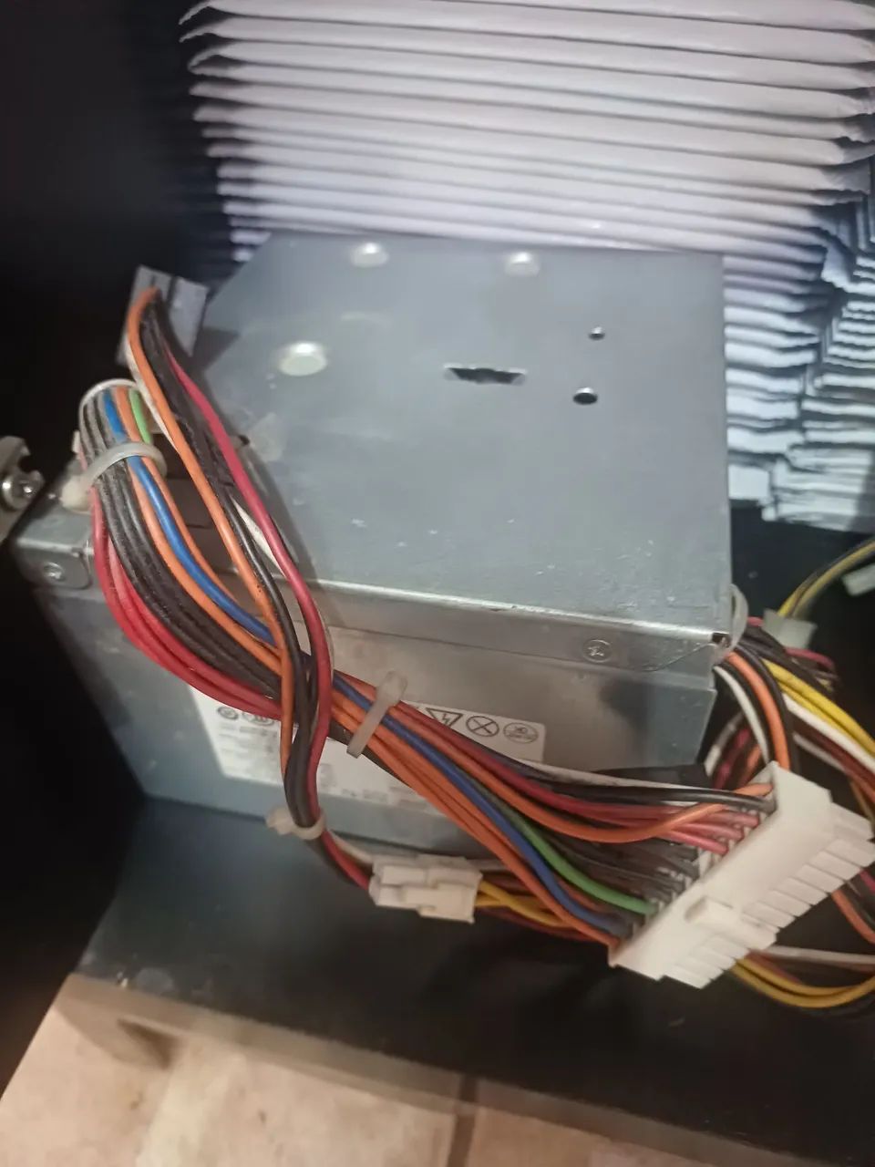 2 fontes de 24 pinos pra pc