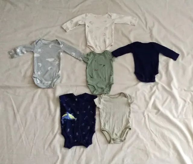 Roupas tipo body para bebês recém nascidos. Usadas mas em ótimos estado. Semi novas. - Foto 2