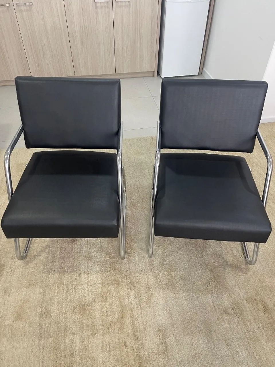 Poltrona semi nova 64315087876099123