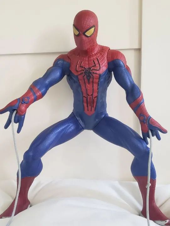 Boneco Incrível Homem-aranha Motorizado Web Tiro