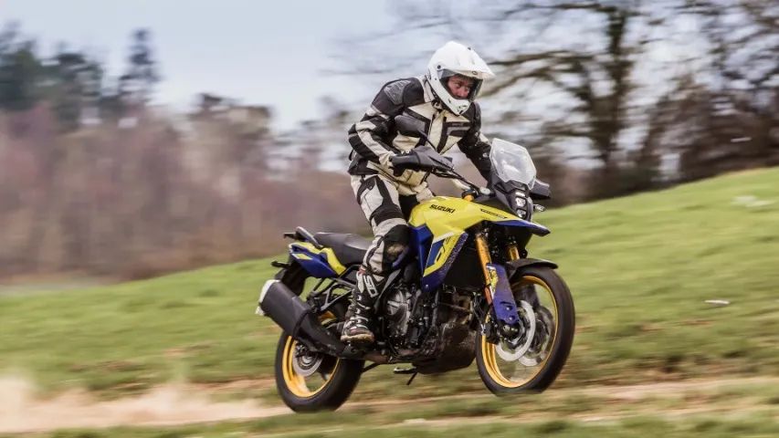 VSTROM 800 DE - A MOTO QUE GANHOU O PREMIO DE MELHOR MOTO - Foto 3