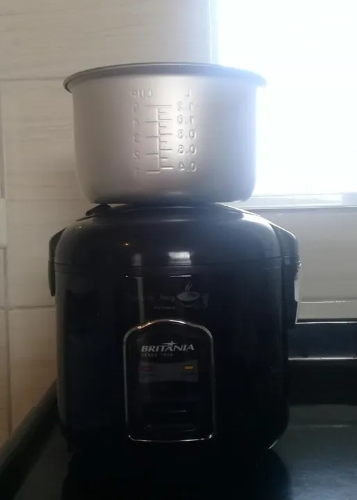 Panela elétrica Arroz Britânia 110V- 4 litros- 5 xicaras