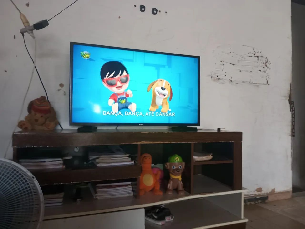 Televisao bem conservada 