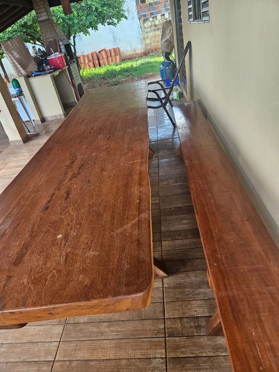 Rustic wooden table with little use 3m64288873869185121