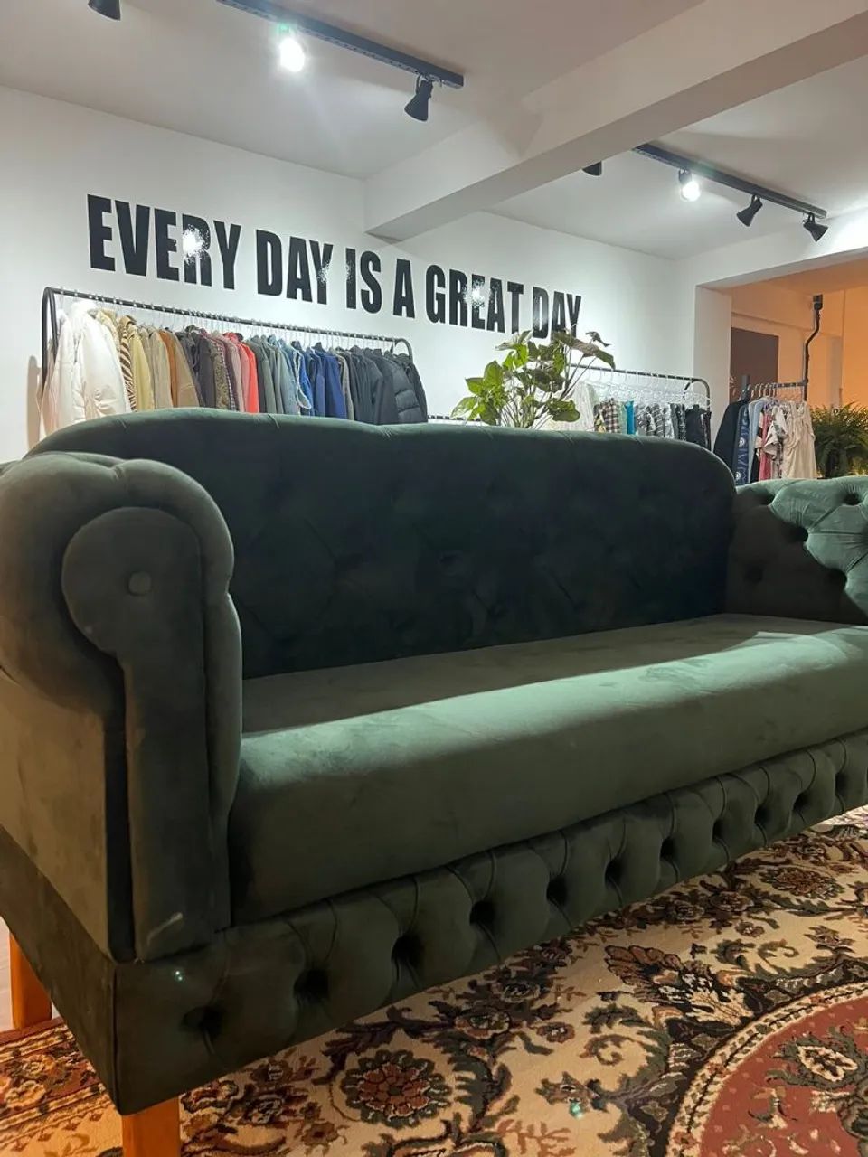 SOFÁ CHESTERFIELD PERSONALIZADO  - Foto 4