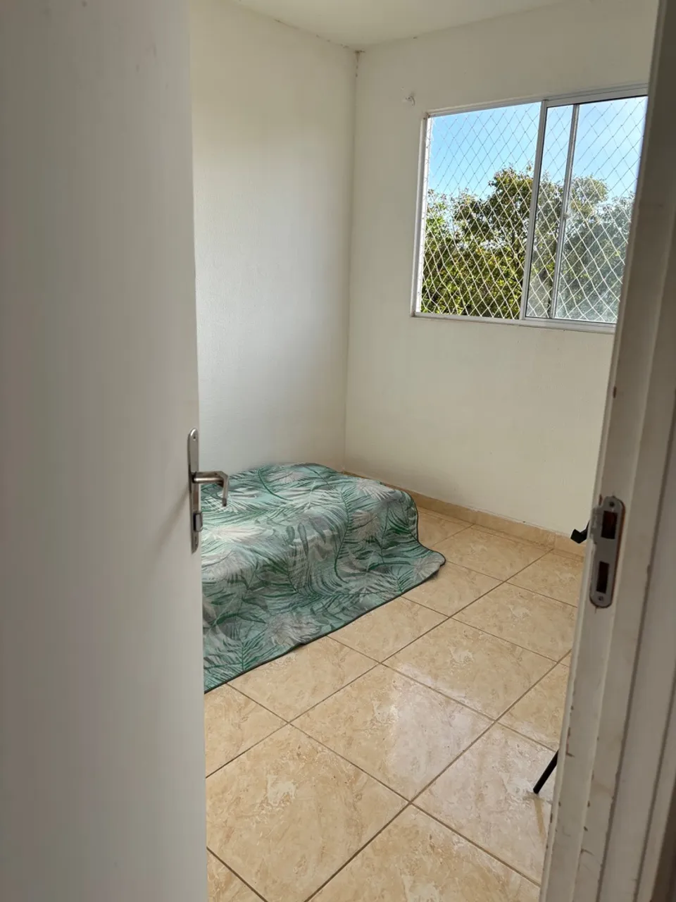 Alugo quarto em apto tudo incluso próx ao shopping
