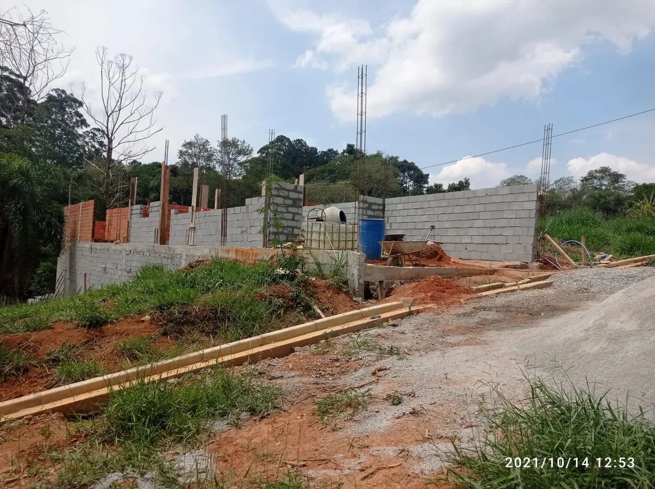 Terrenos Jd São Pedro e Santa Júlia Itapecerica da Serra  - Foto 2