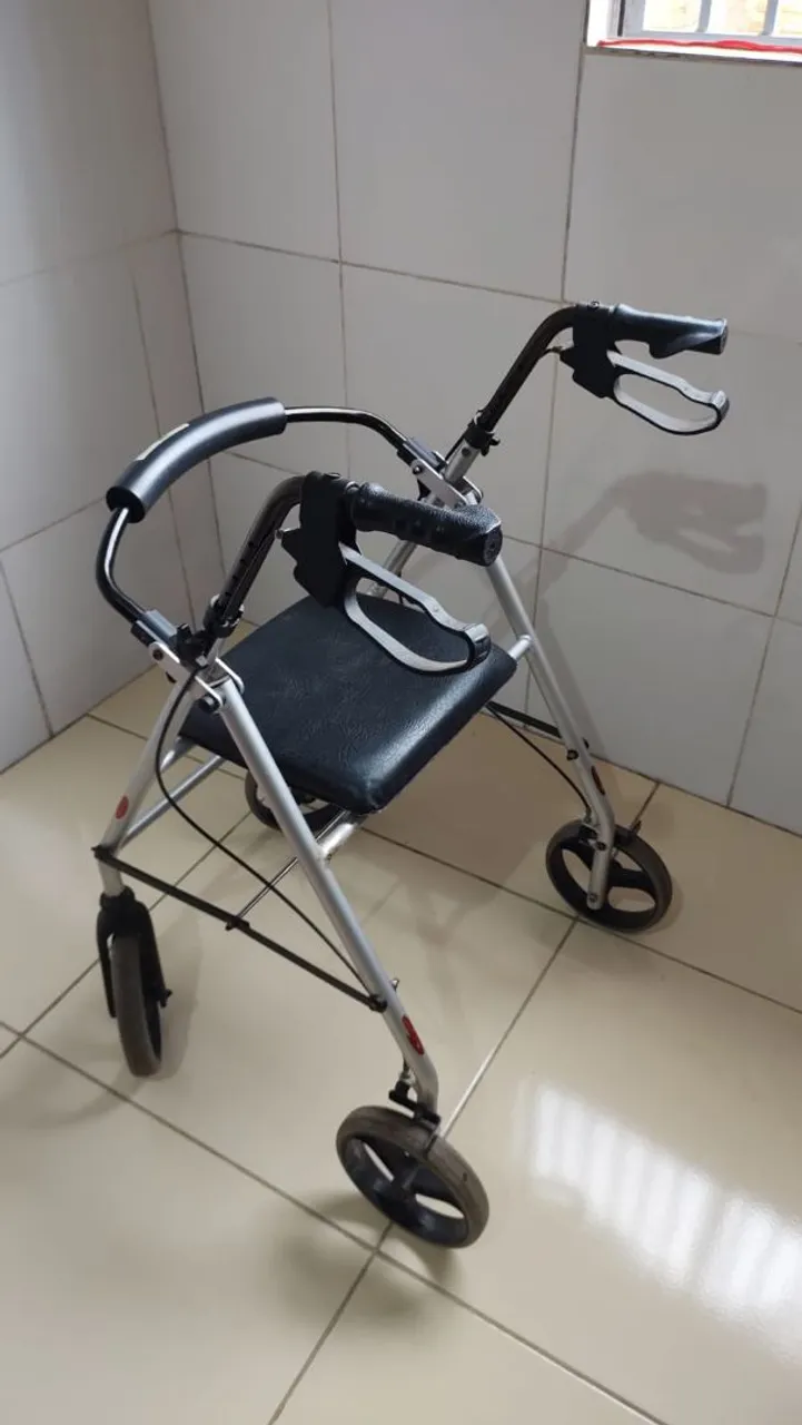 Andador com Rodas