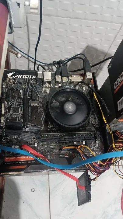 Kit Ryzen5 pró 5650g+16gb+SSD 120gb 1300 reais, aceito trocas, é só olhar o anúncio 