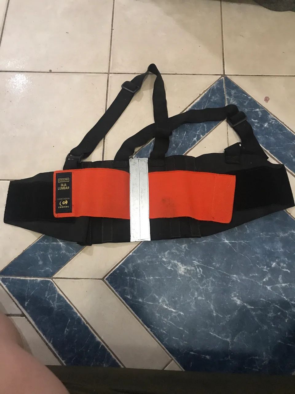 Cinta lombar ergonômica