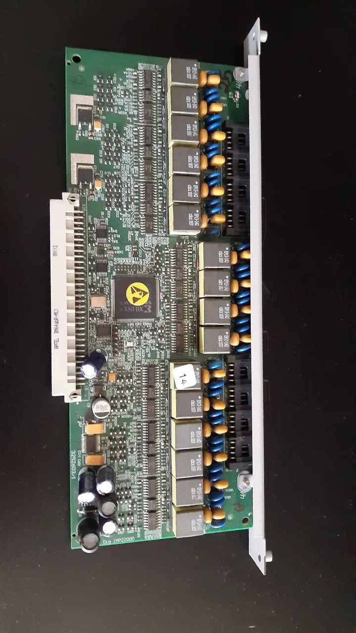Placa de 16 ramais digitais Intelbras. 