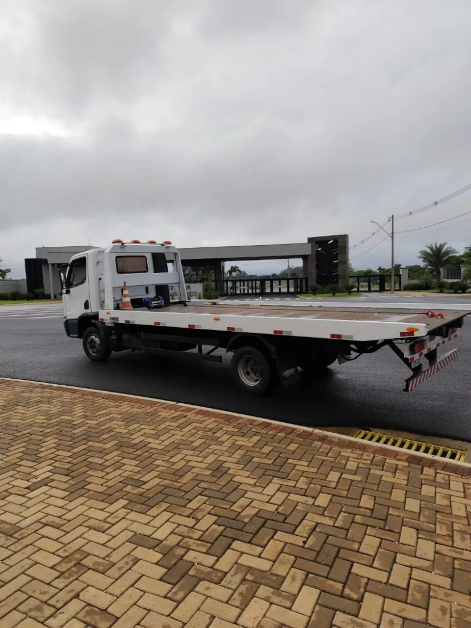 Caminhão Plataforma para Transporte - Oportunidade!