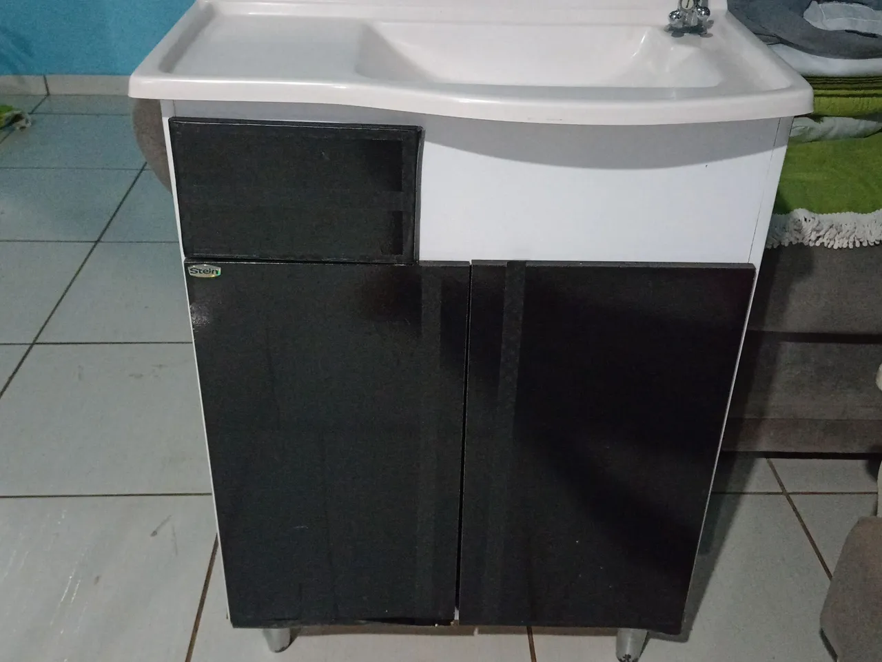 Armário de pia com cuba, semi-novo