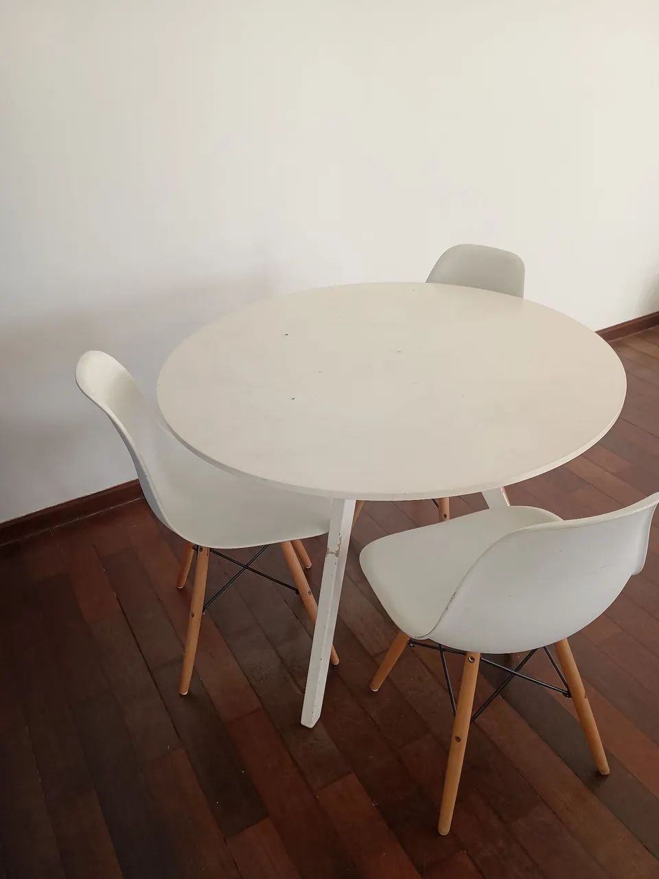 Mesa redonda com 3 cadeiras - Foto 2