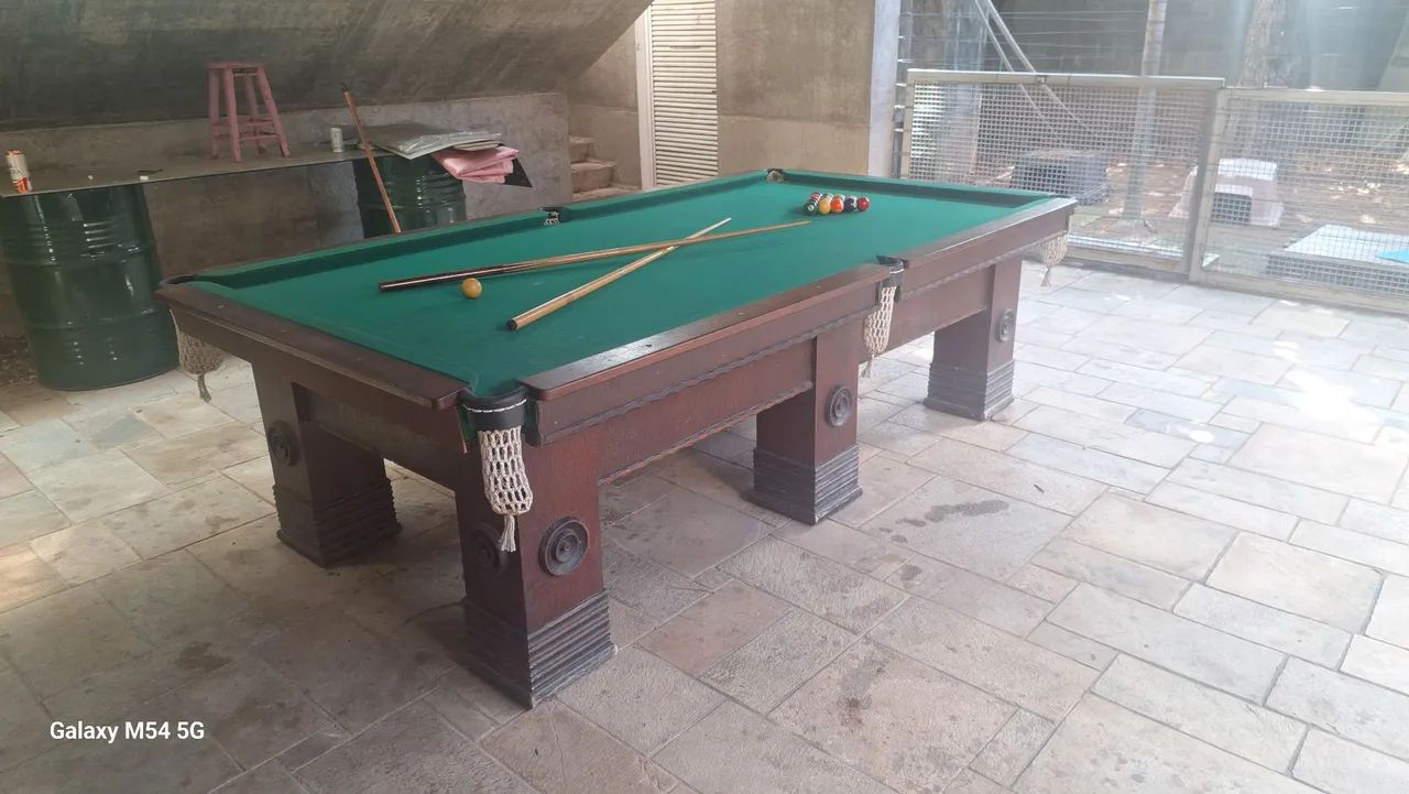 Mesa de bilhar grande usada