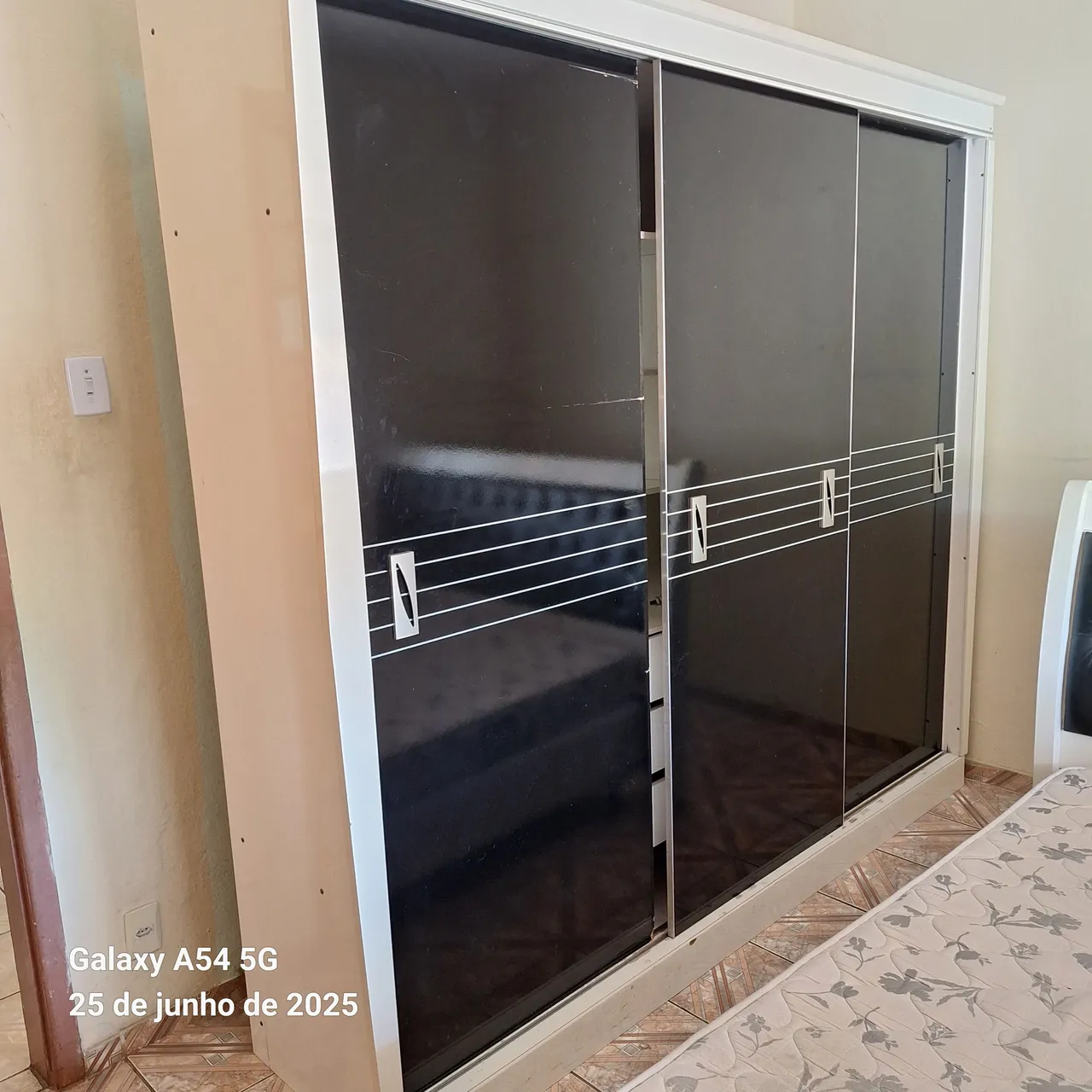 Guarda-Roupa 3 Portas de Correr Moderno