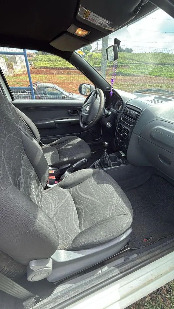 Fiat Strada com baú thermotec -20? para sorvetes e açai - Foto 5