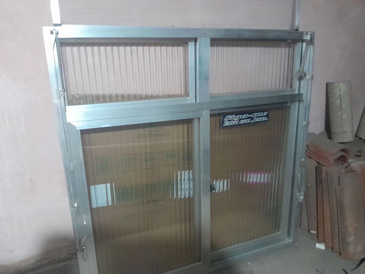 Janela de Alumínio 100x100 com Vidro
