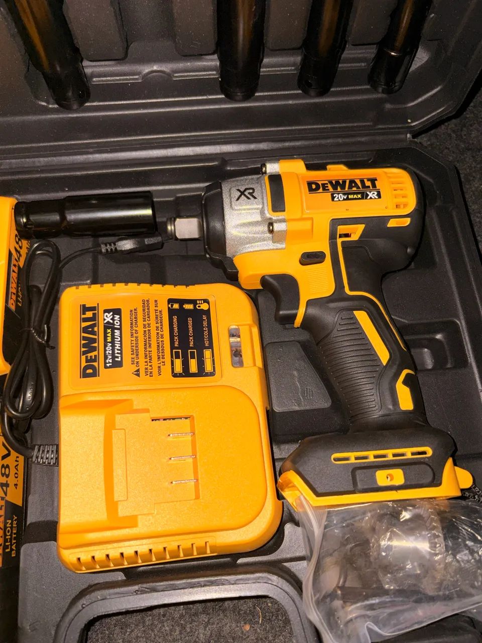 have de Impacto / Parafusadeira DeWalt XR 20V + Kit Completo