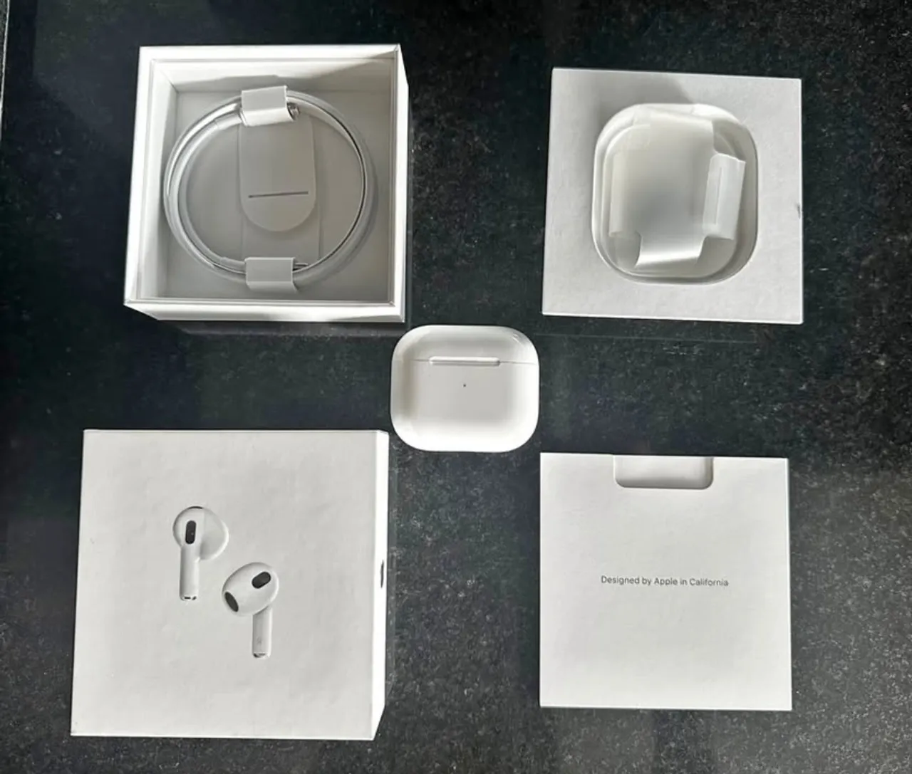 Apple AirPods Pro (3ª Geração) - Novos e Lacrados