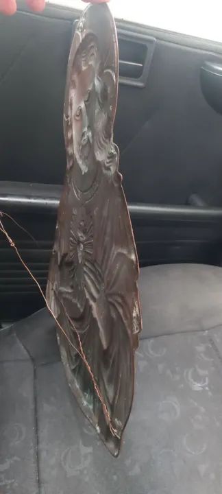 Quadro antigo em bronze leia a baixo  - Foto 4