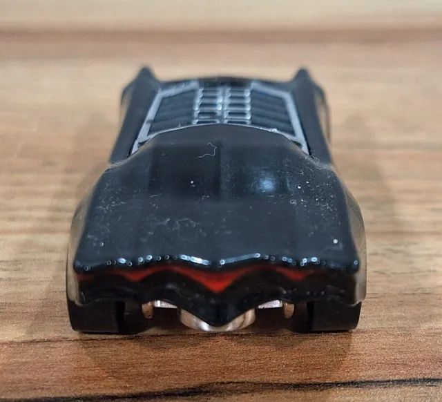 Hot Wheels Batmobile - DC Universe Character Car Series 2012 (Loose) - Foto 4