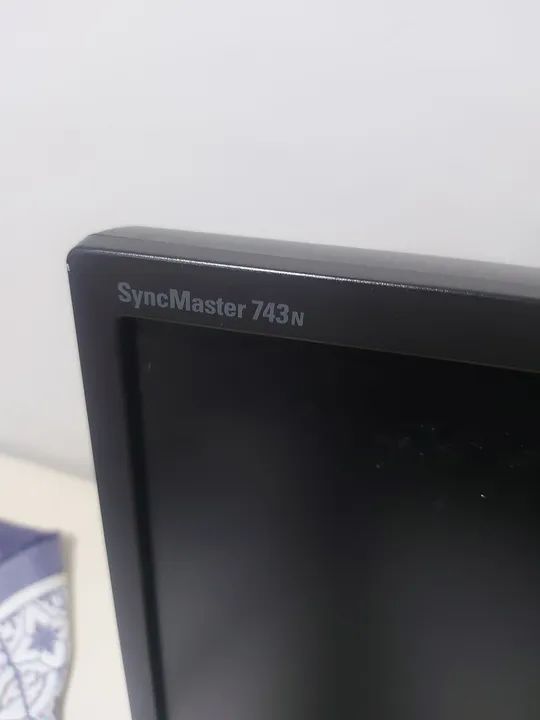 Monitor Samsung Syncmaster 743n 17 polegadas  - Foto 3