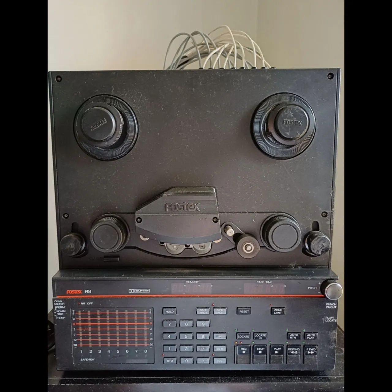 Gravador de fita Fostex R8 - Profissional