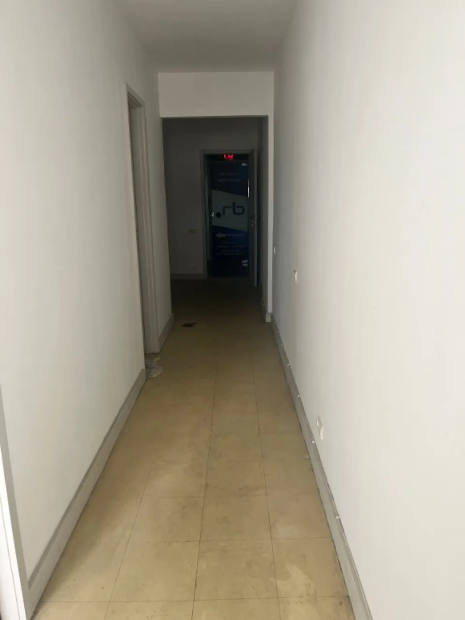 SALA COMERCIAL COM 35M² PARA ALUGAR NO POLO 1