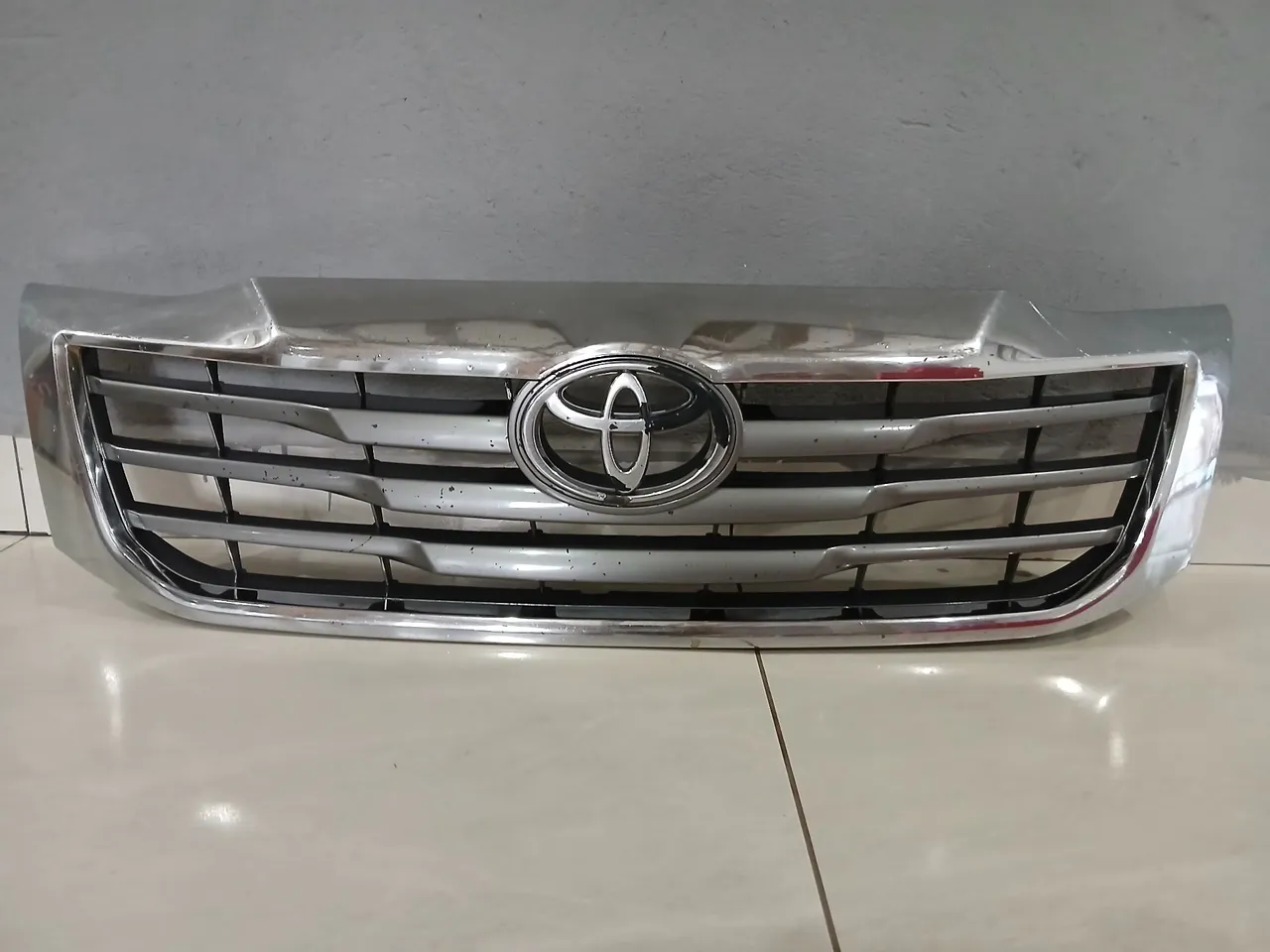Grade Dianteira Toyota sw4 e hilux