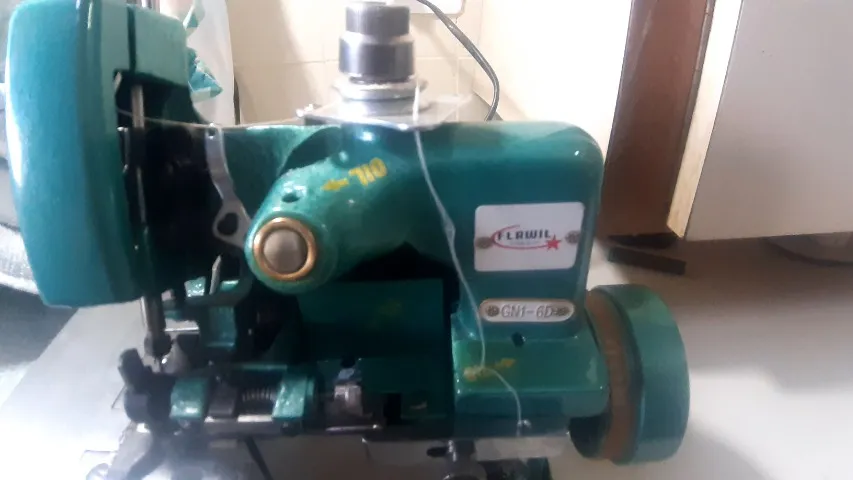 Máquina Overlock semi industrial - GN1-6D - semi-nova