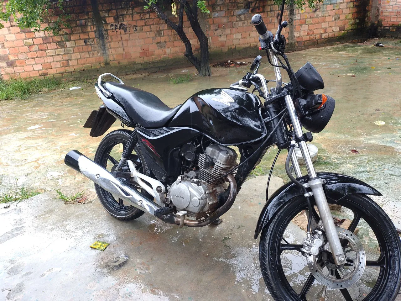 Vendo moto CG150 partida